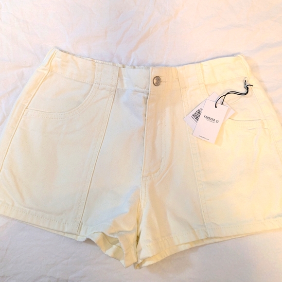NWT Forever 21 Cream Denim Shorts - Picture 1 of 3